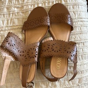 Xoxo small wedge sandal. Lattice top.